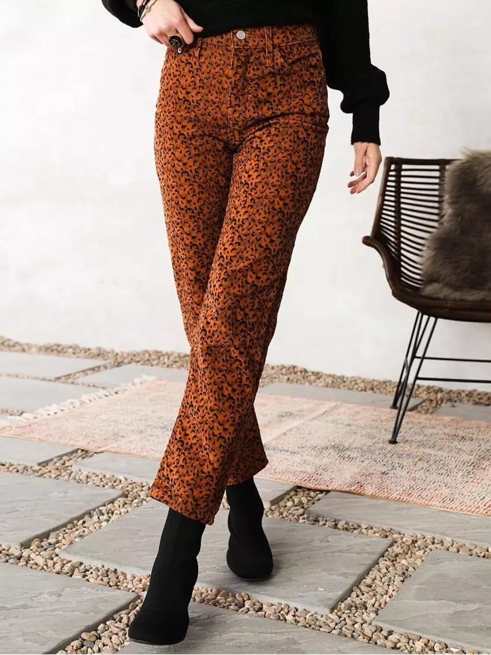 LEVIS wedgie high-rise corduroy straight jeans size 27- leopard ginger